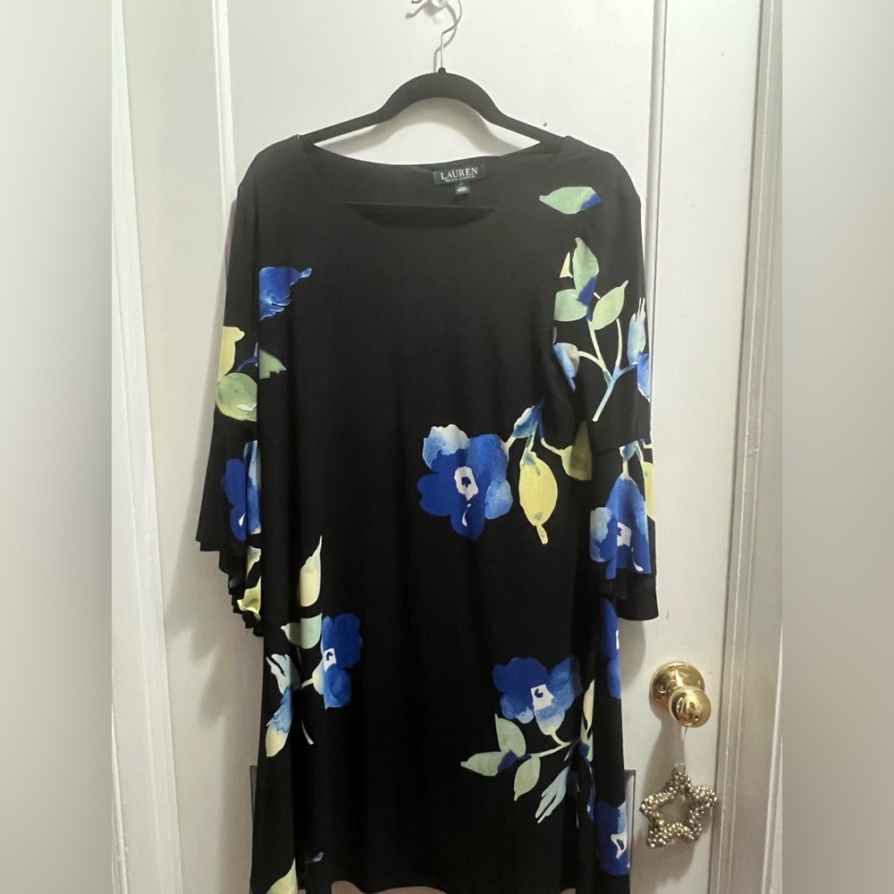 Graphic floral Lauren dress black